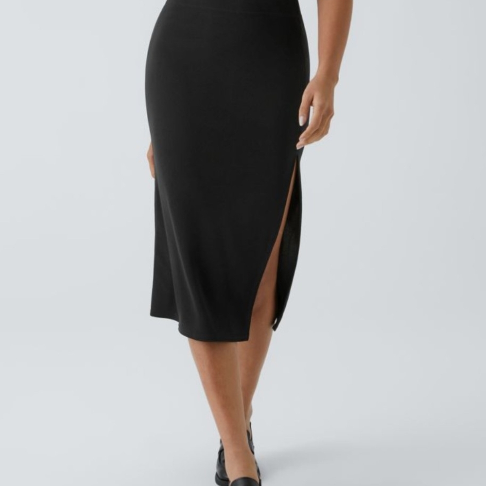 HALARA Black Midi Pencil Skirt with Slit